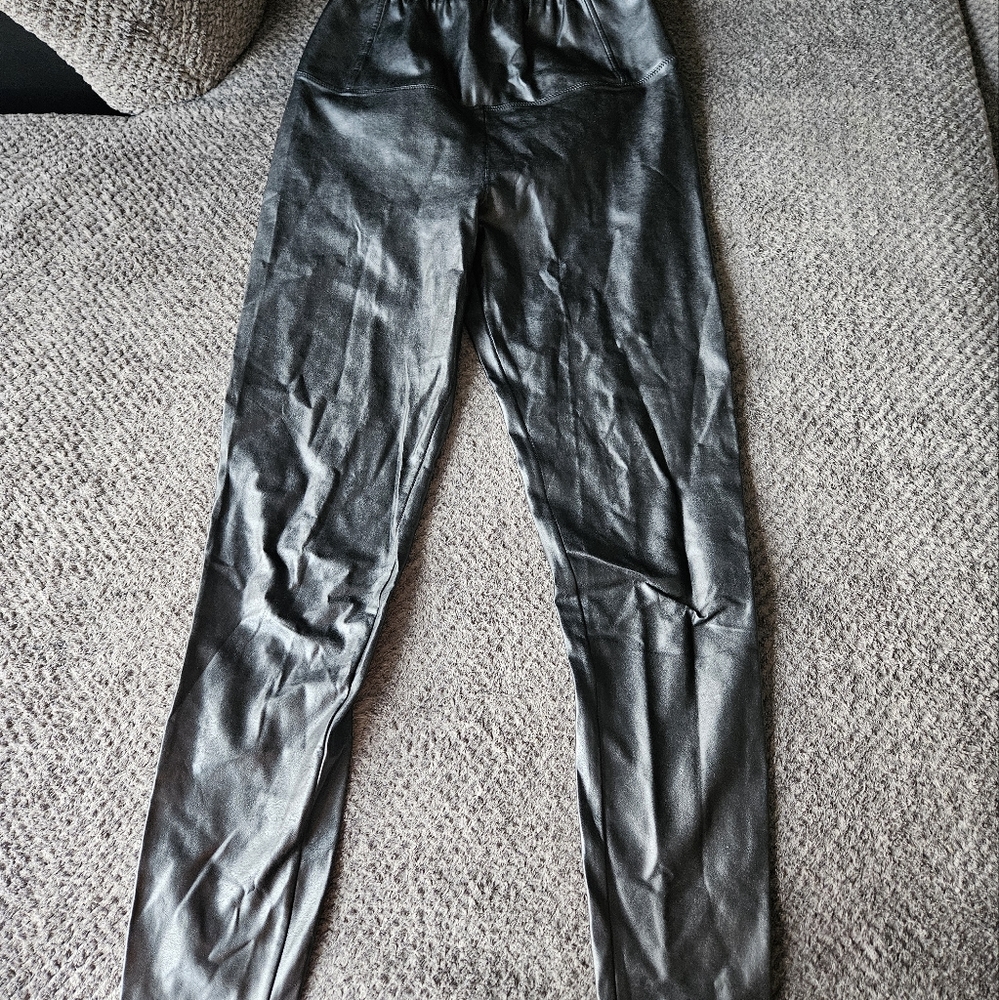 🖤 Wilfred Leggings M